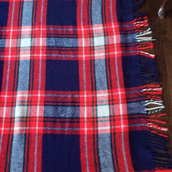 Vtg Troy Oversize Plaid Wool Fringe Throw Car Lap Stadium Bed Blanket 70" x 60" - Picture 5 of 12
